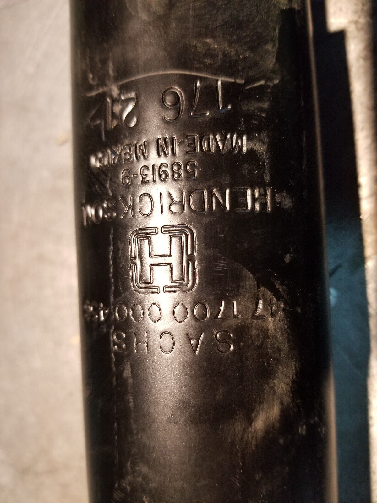 58913-9 00085990 Hendrickson / Bluebird Shock Absorber