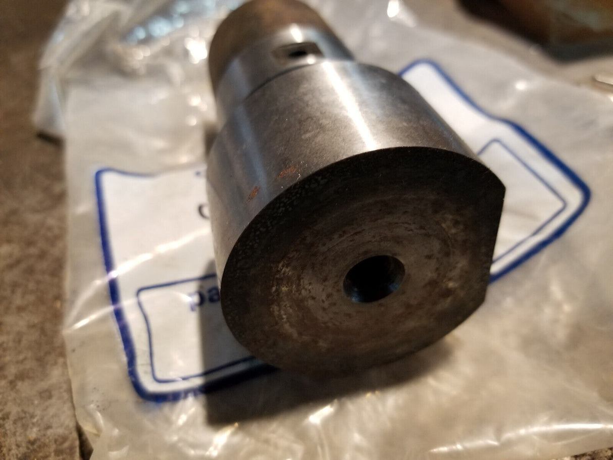 09705770 Pin Steering Cylinder For Buhler Versatile 2310 2335 2375