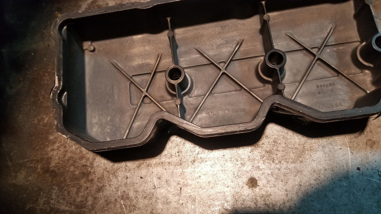 3937121 Dodge Ram Cummins 5.9L 24v turbo diesel engine VALVE COVER 2002