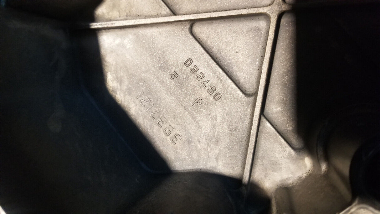 3937121 Dodge Ram Cummins 5.9L 24v turbo diesel engine VALVE COVER 2002