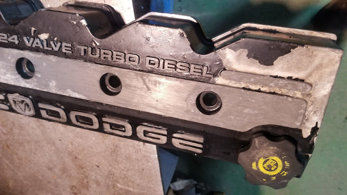 3937121 Dodge Ram Cummins 5.9L 24v turbo diesel engine VALVE COVER 2002