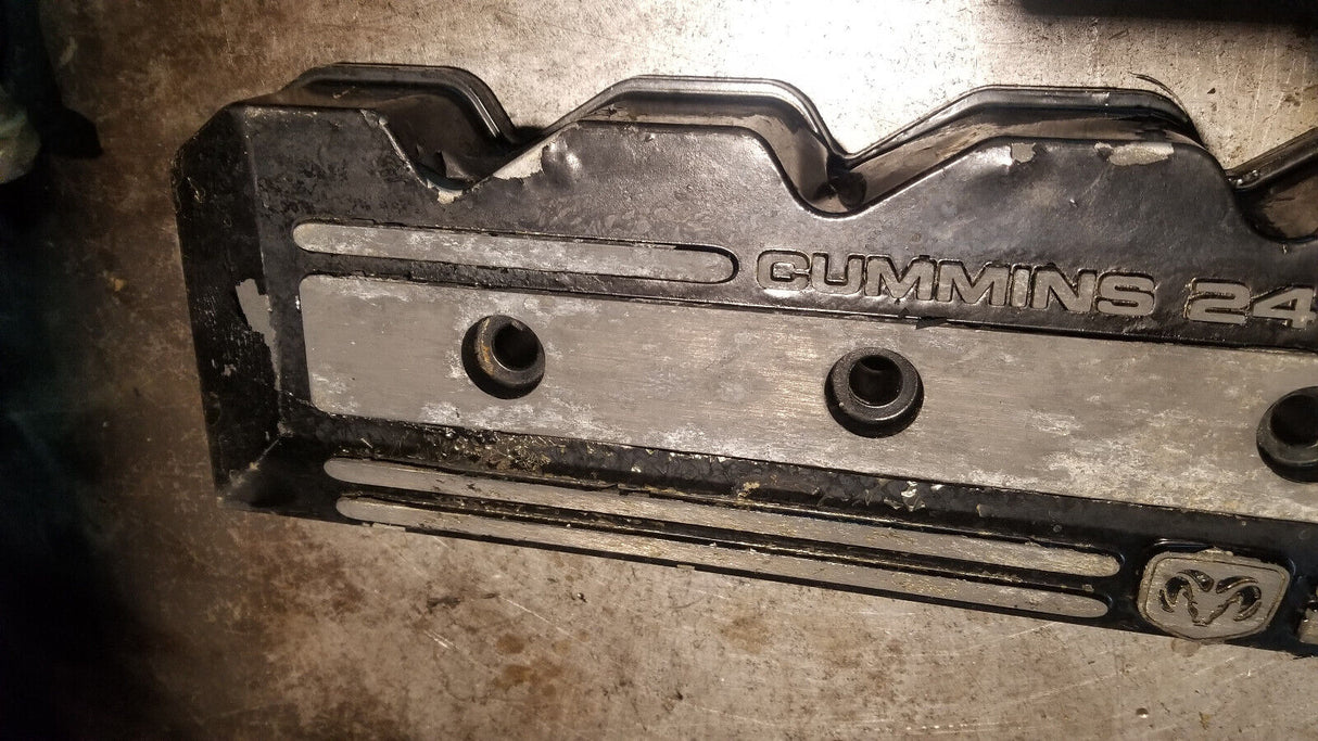 3937121 Dodge Ram Cummins 5.9L 24v turbo diesel engine VALVE COVER 2002