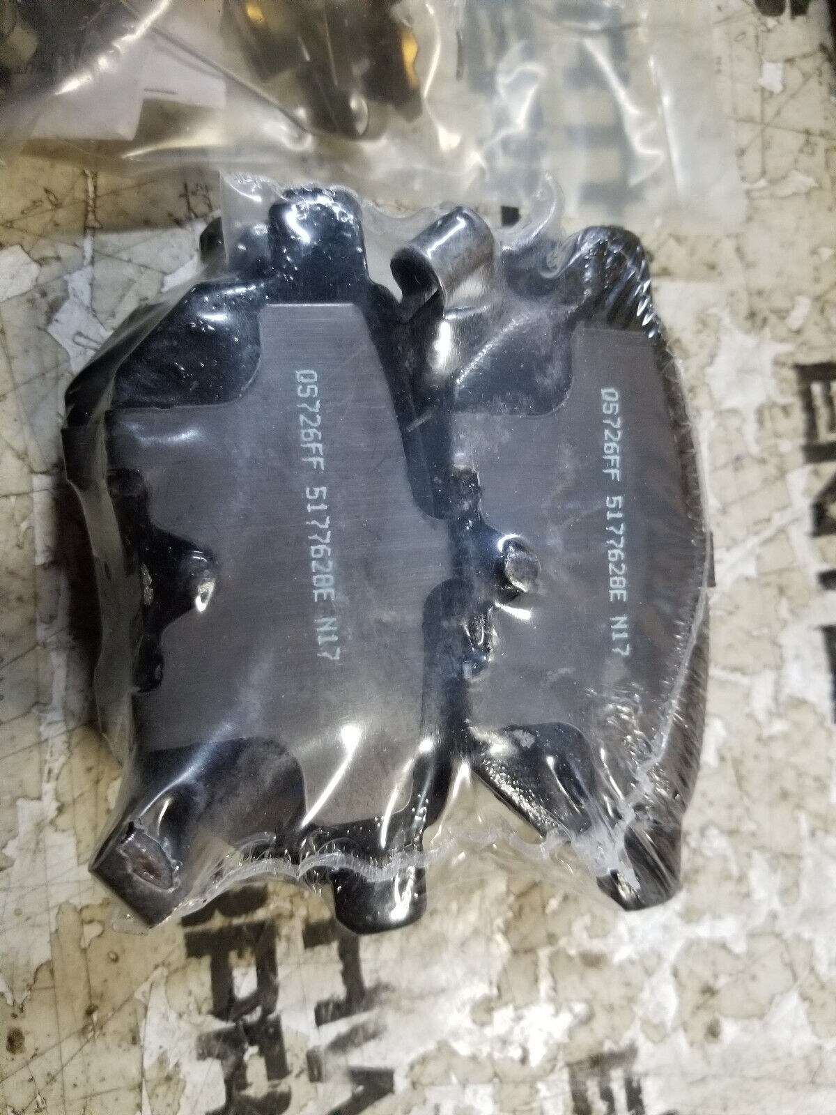 1AM401423A MOPAR DISC BRAKE PAD KIT