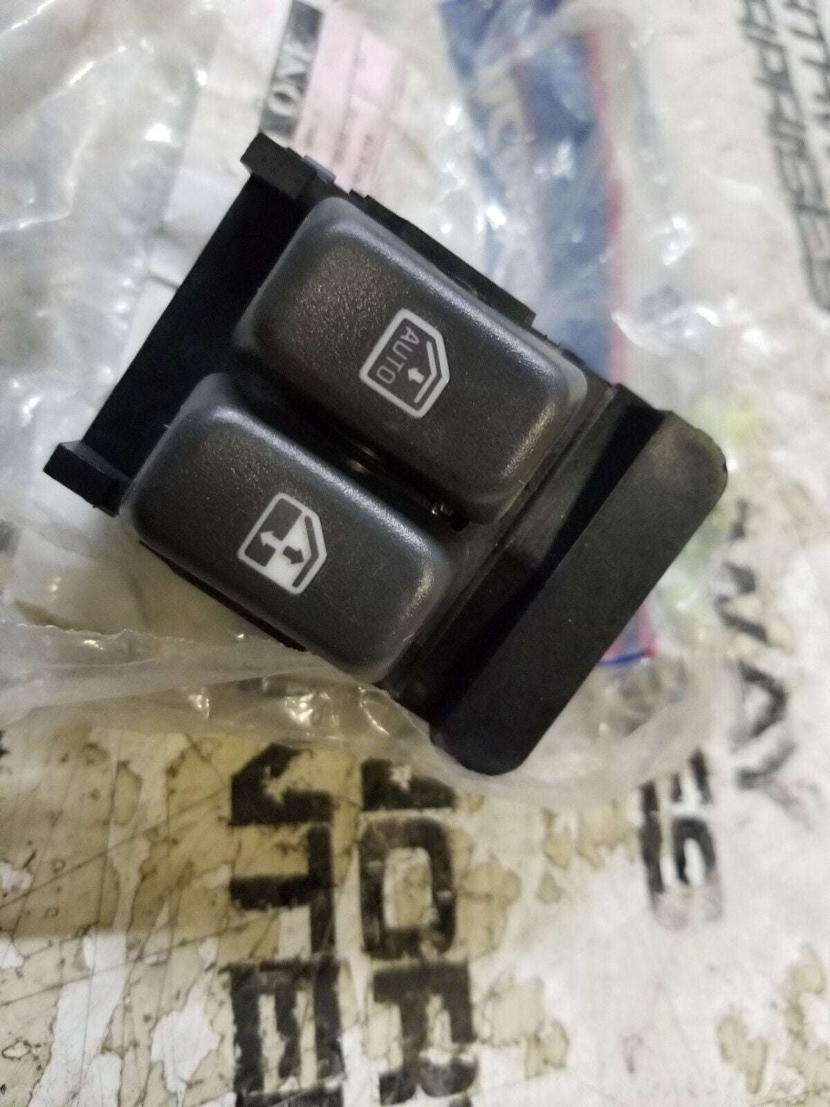 15173953 AC DELCO POWER WINDOW SWITCH