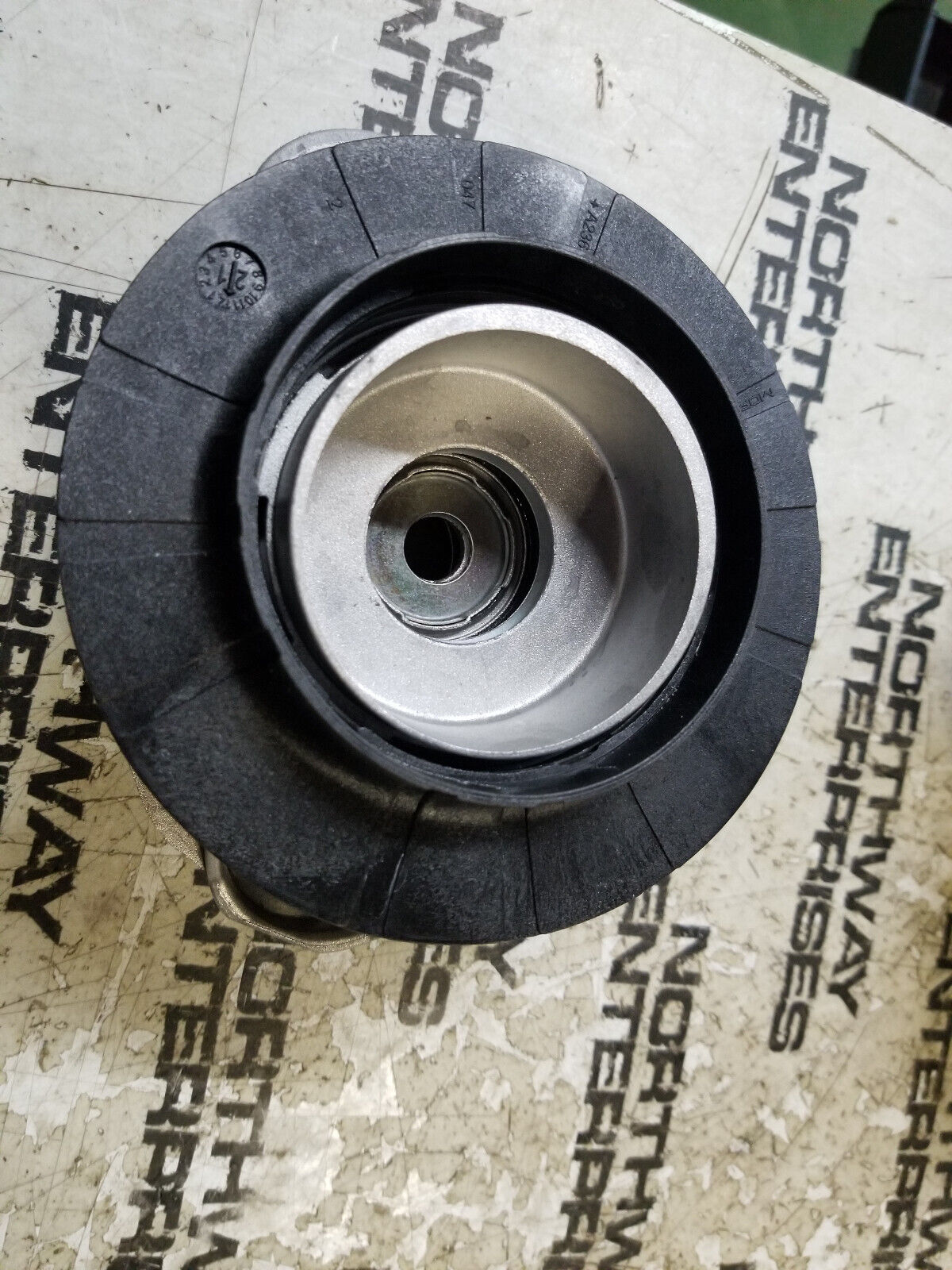 53199490 00531994900 UPPER SHOCK MOUNT