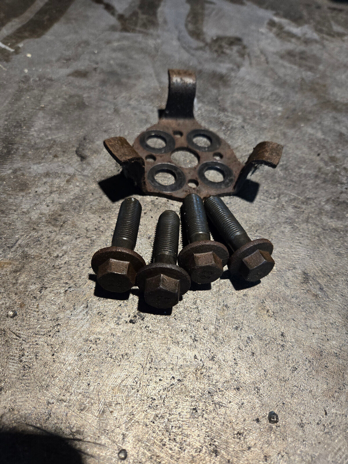 6.7L Cummins Harmonic Balancer Bolts and retainer