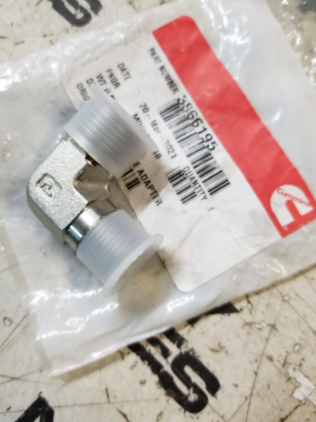 CUMMINS 3866195 MALE ADAPTER ELBOW