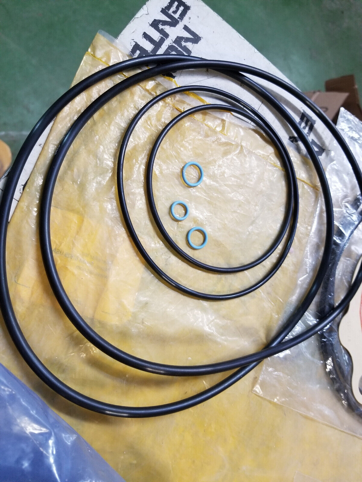 Caterpillar 455-1832  KIT-FLYWHEEL HOUSING GASKET (poss parts missing)