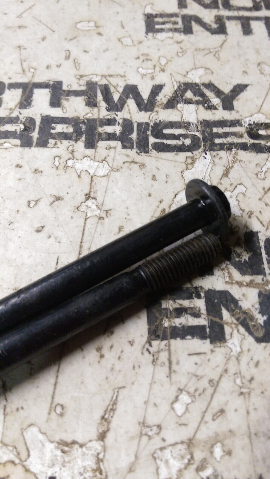 4965483 CUMMINS LOT OF 2 BOLTS