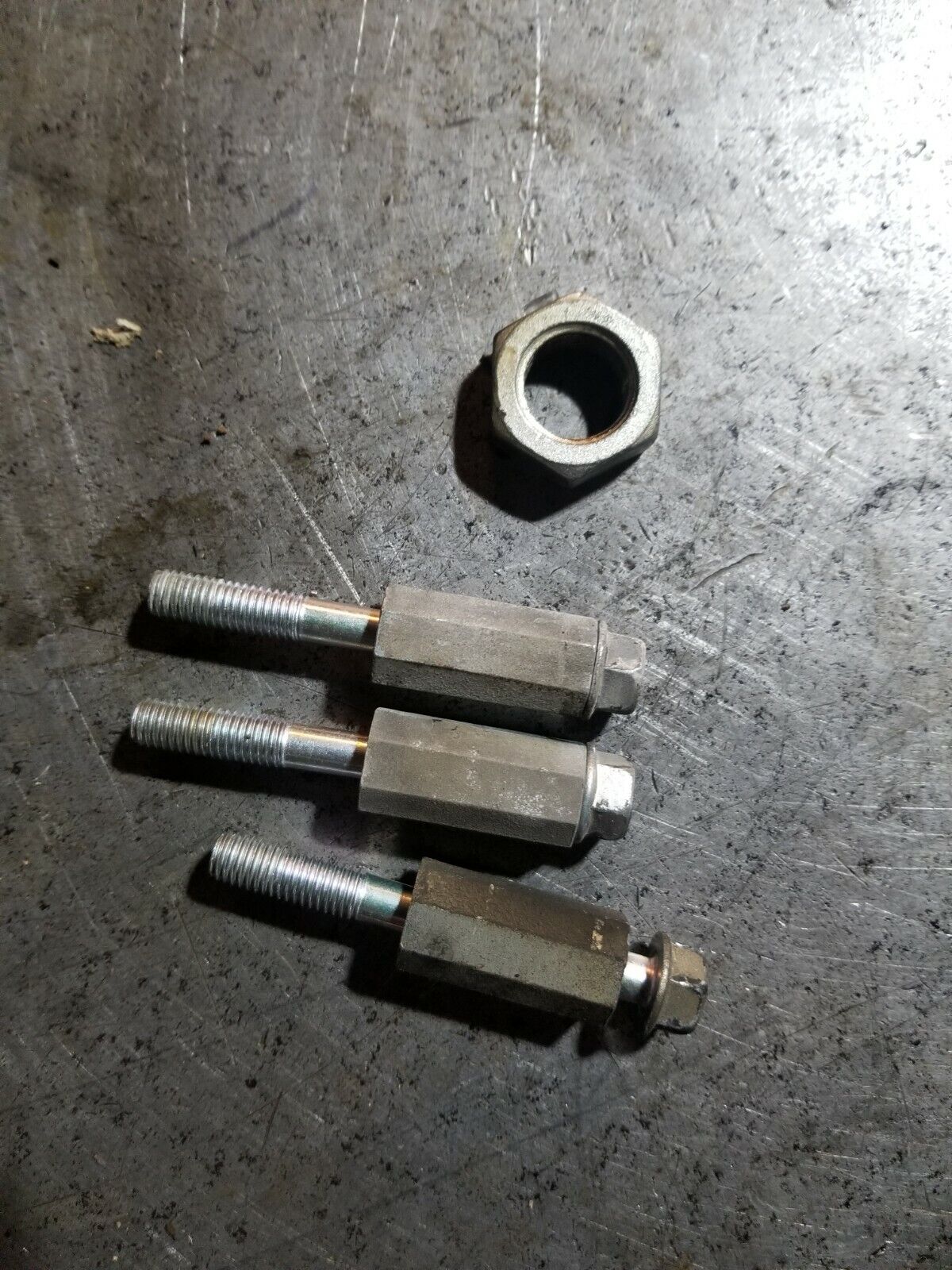 2001-2010 Chevy GMC 6.6 LB7 LLY LBZ LMM Duramax CP3 PLATE BOLTS AND NUT