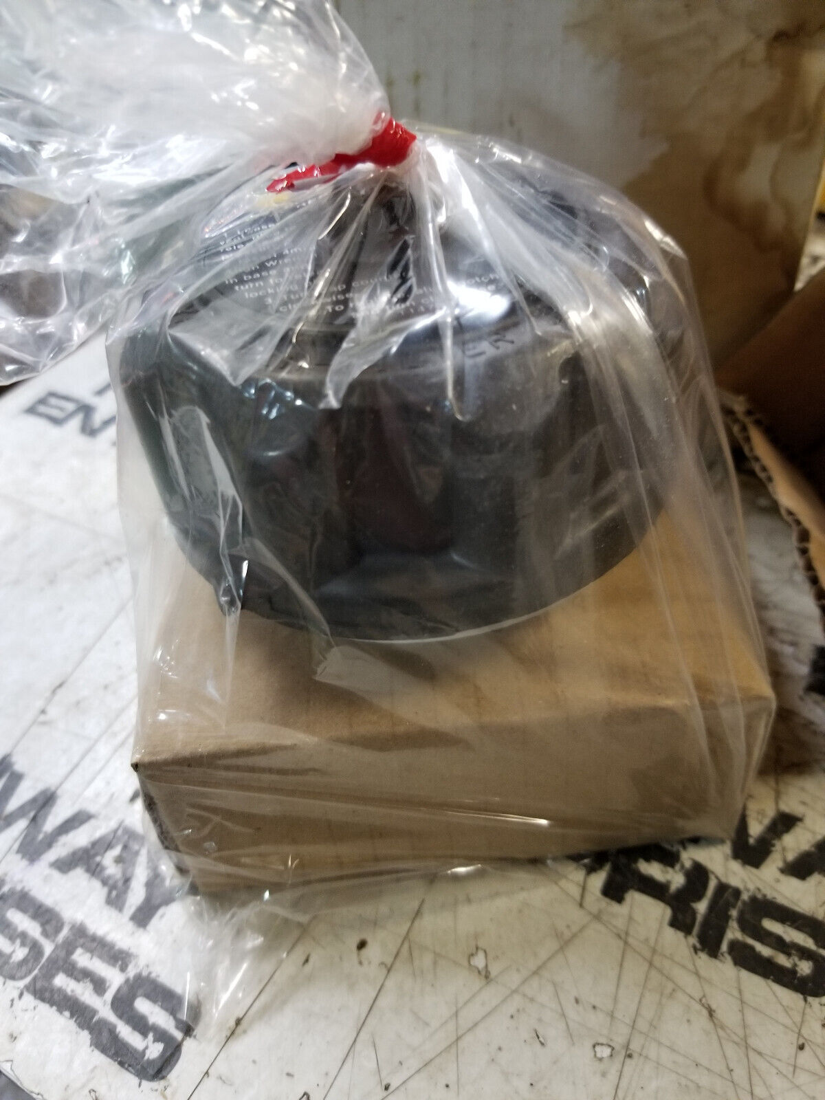 OEM HITACHI 4326285 CAP HYDRAULIC OIL TANK , BREATHER AIR ASSY