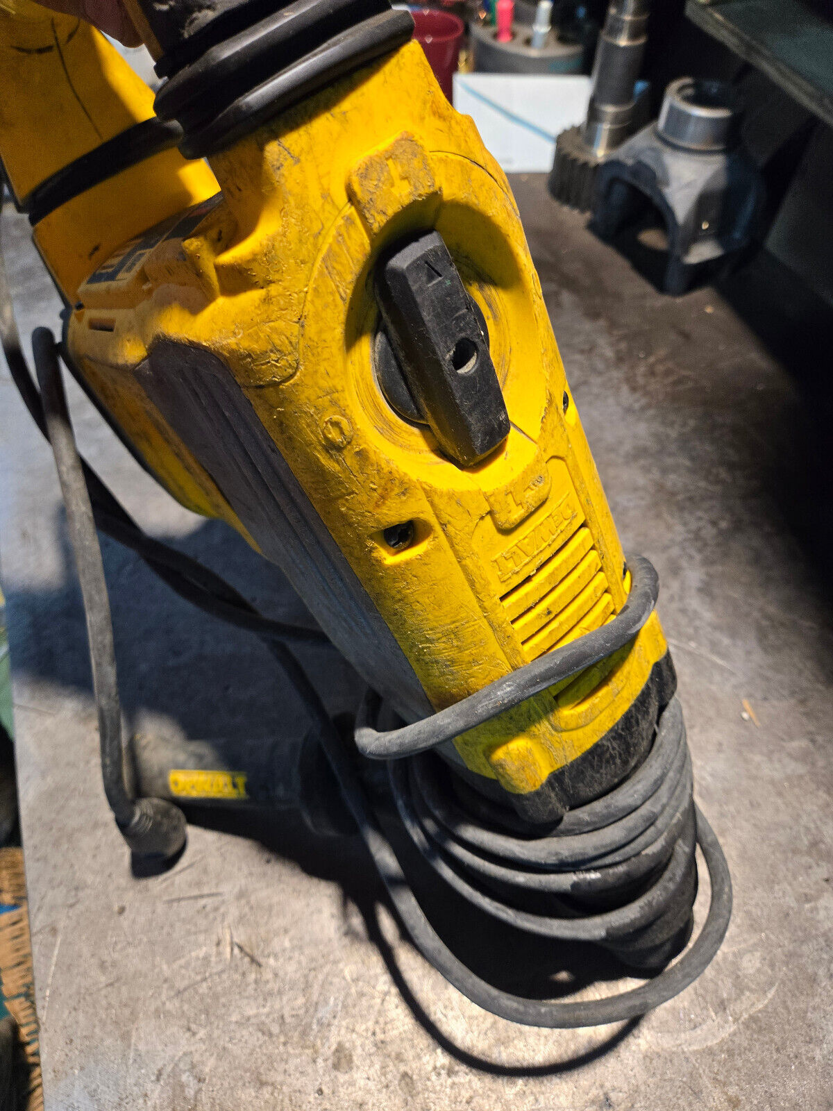 Dewalt D25733 SDS Max Rotary Hammer Drill 1-7/8" Corded Electric