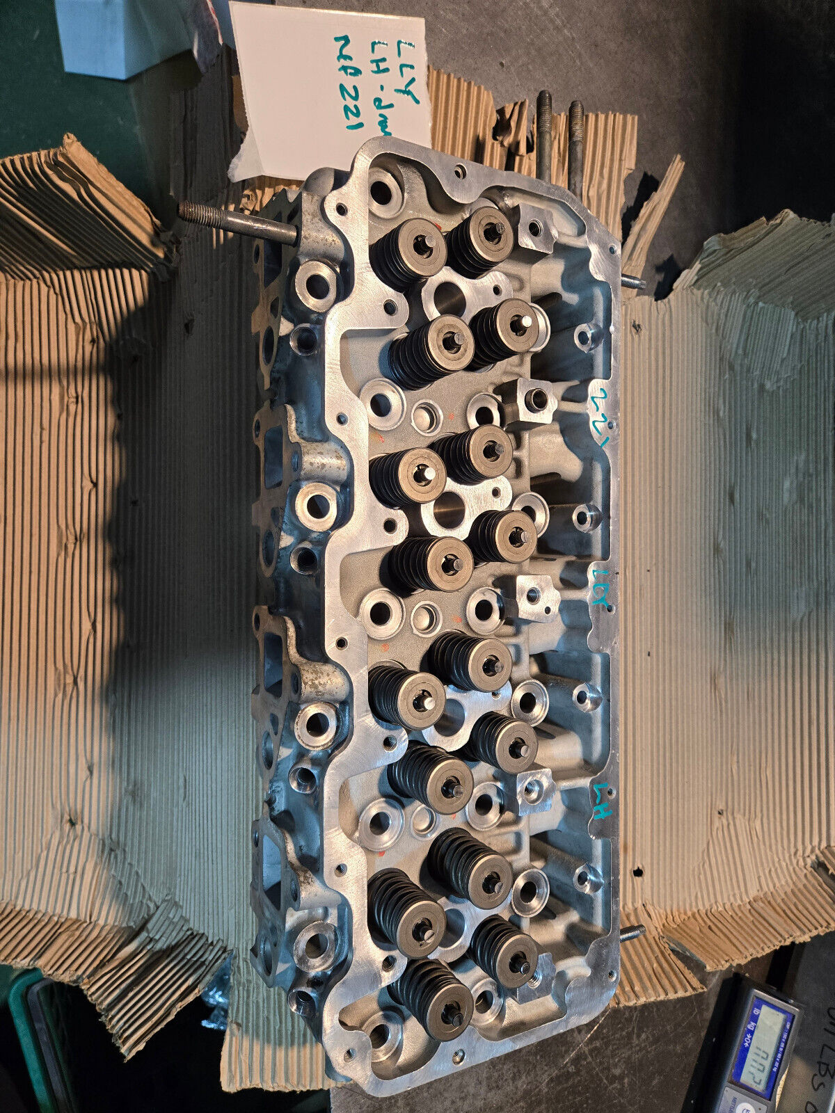 REMAN LH DRIVERS CYLINDER HEAD 6.6 DURAMAX DIESEL LLY VIN 2 97779579 REF221