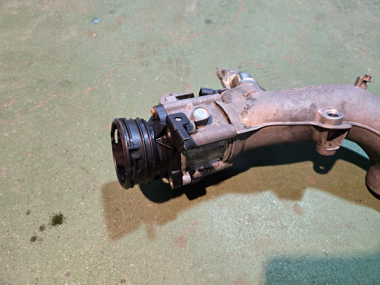a6420983007 Mercedes-Benz OM642 intercharging air tube cross tube 10-18 Sprinter