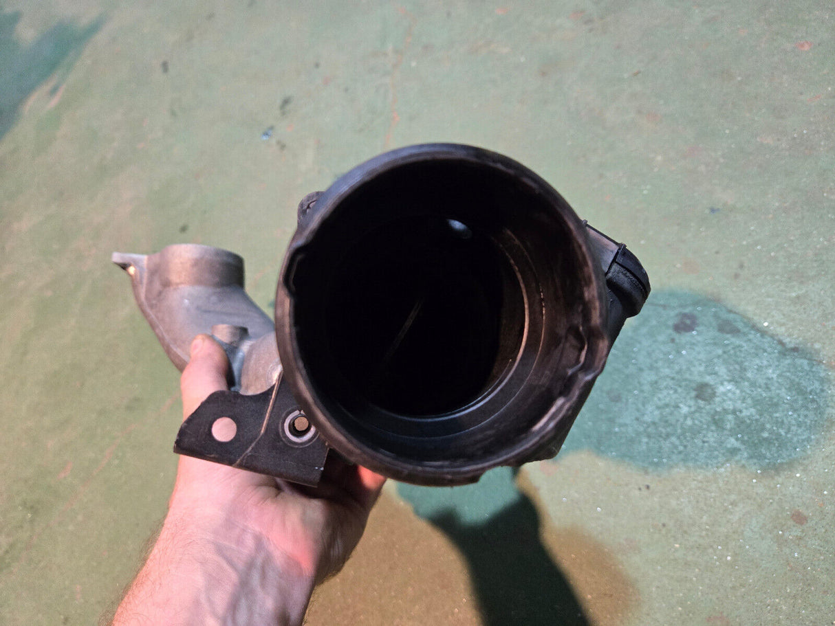 a6420983007 Mercedes-Benz OM642 intercharging air tube cross tube 10-18 Sprinter