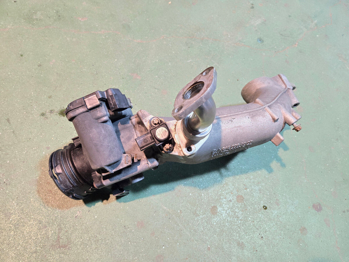 a6420983007 Mercedes-Benz OM642 intercharging air tube cross tube 10-18 Sprinter