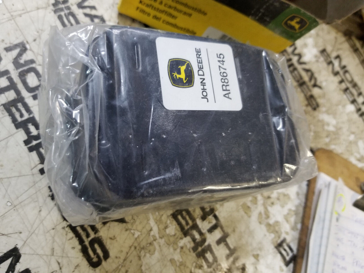 JOHN DEERE AR86745 FILTER ELEMENT