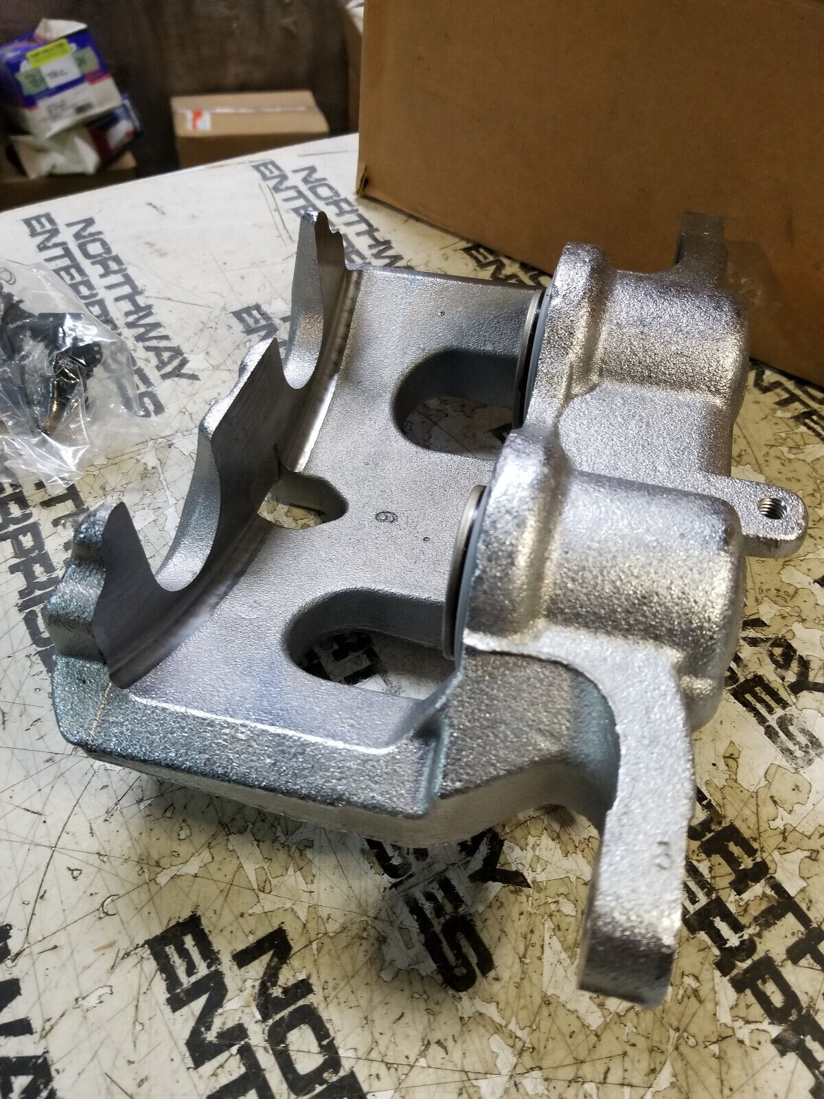 AC DELCO 13512706 BRAKE CALIPER