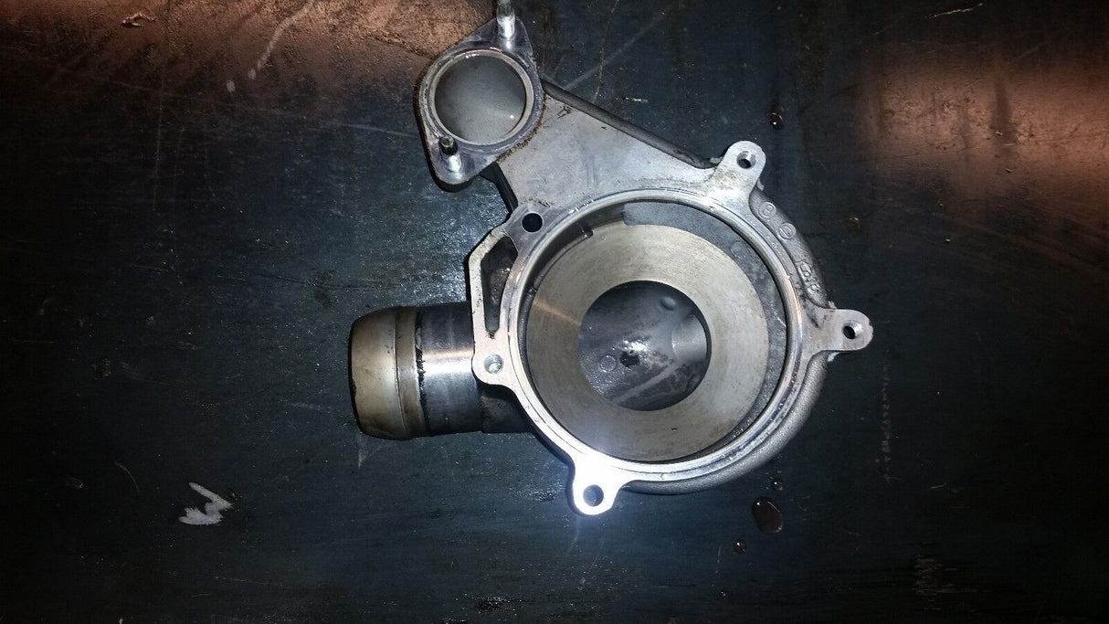 011 012 2011-2015 LML GMC Sierra Duramax Diesel Water Pump Housing 12637105