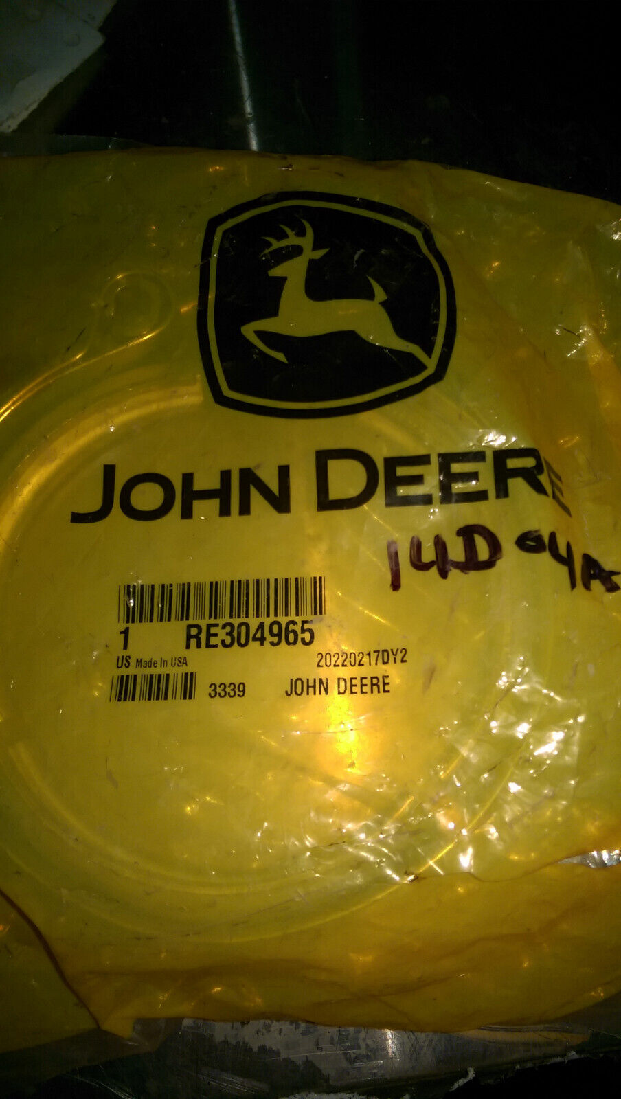 JOHN DEERE RE304965 BAND CLAMP