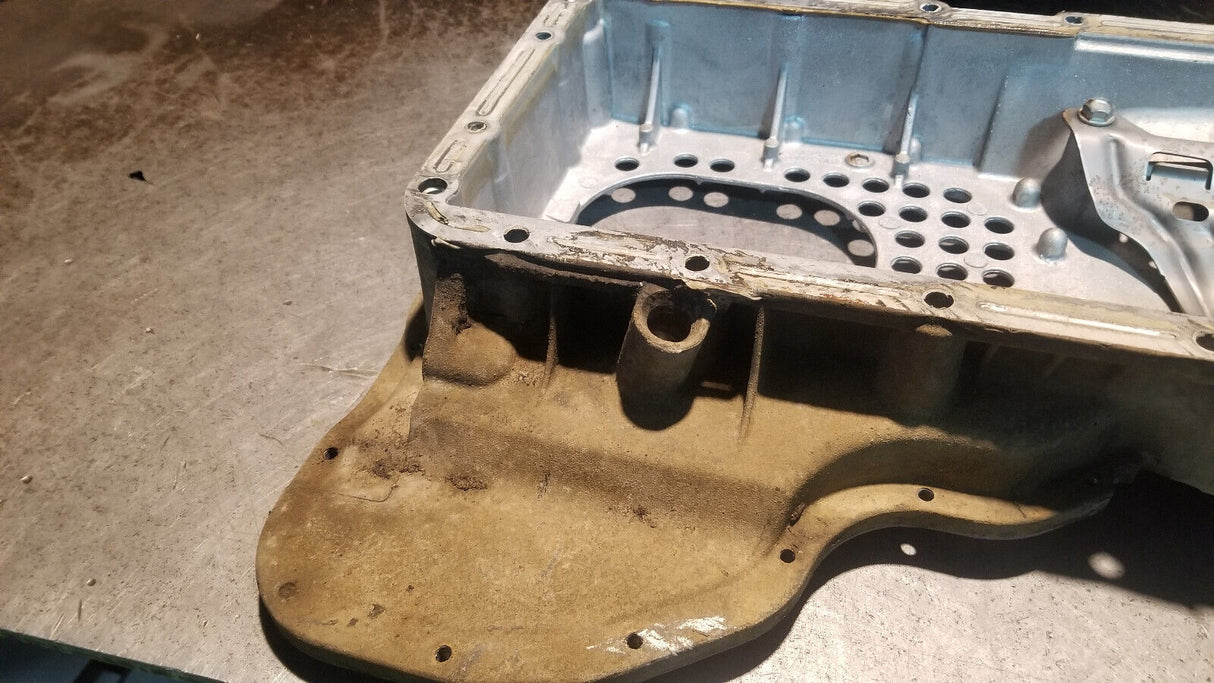 12634971 2011-2015 UPPER OIL PAN CHEVROLET Duramax 6.6l 6.6 LML ref226