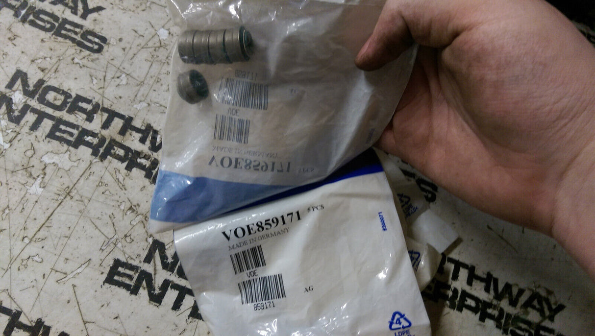 LOT OF 5 SEALS VOE859171 VOLVO 859171