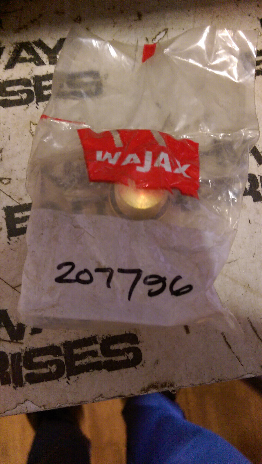 BELL 207796  BRASS PLUG