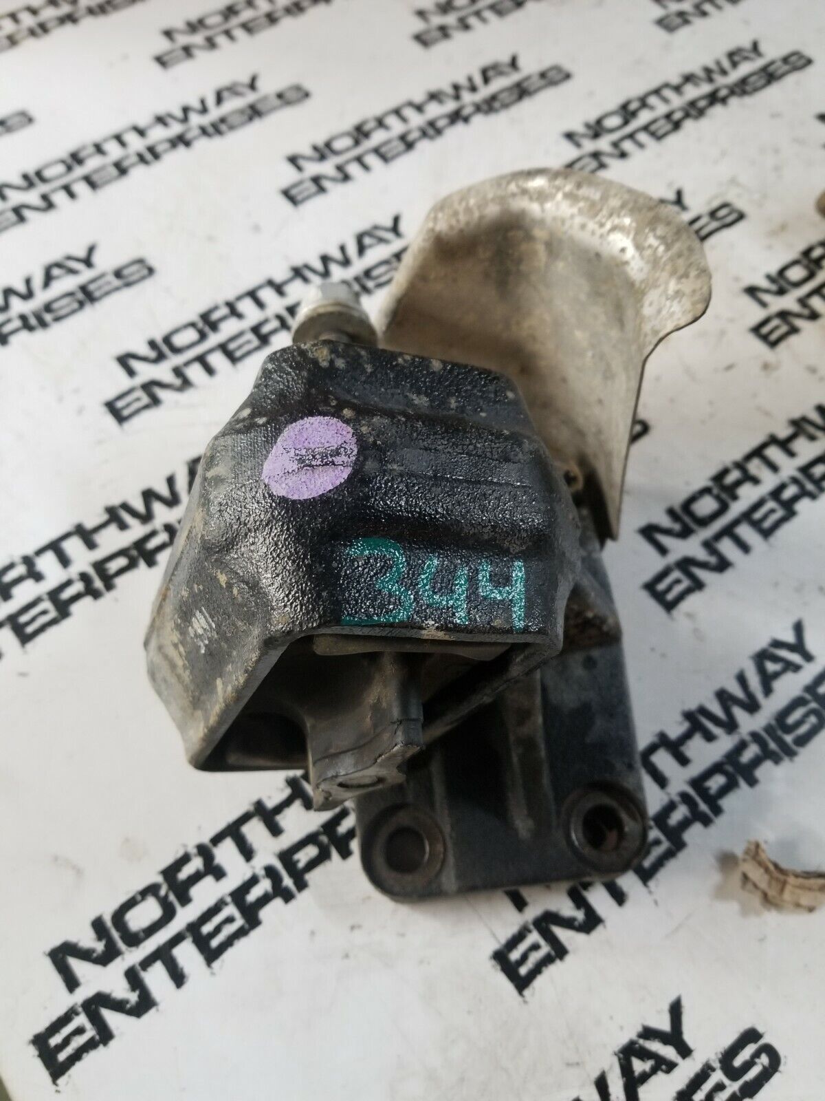 52121814AD 6.7L Cummins Engine Mount Bracket RH / Passenger side