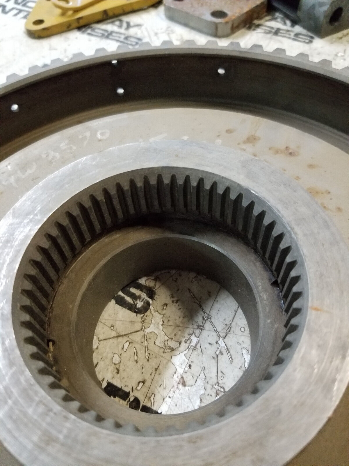 9W8570 - HUB-CLUTCH fits Caterpillar 9W-8570
