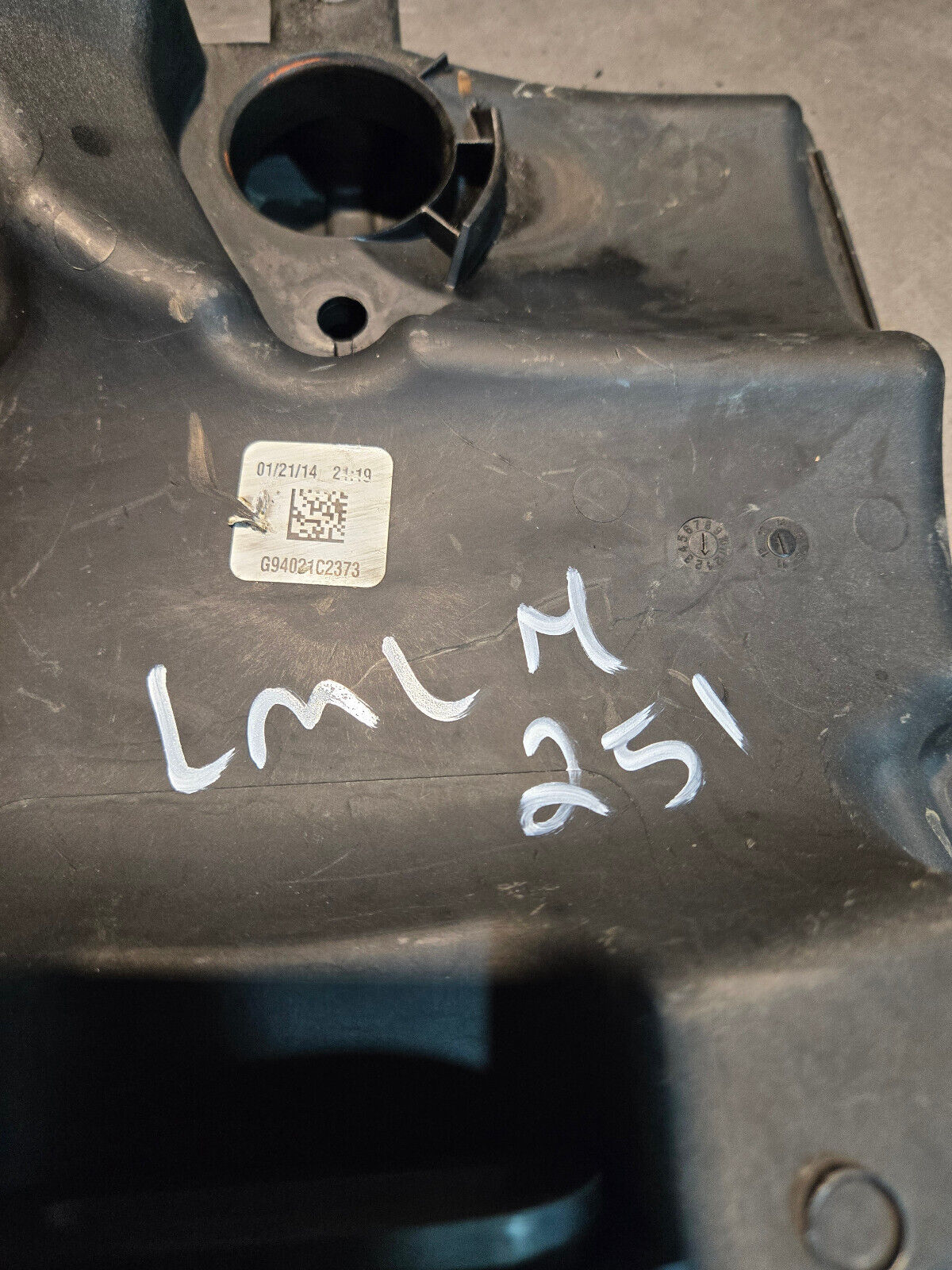 2011-2015 GMC SIERRA 6.6 DURAMAX TURBO LML INTAKE RESONATOR 25887461 RF251