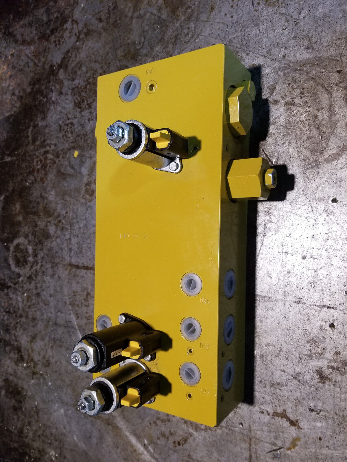 Caterpillar 140-0736 Valve GP-Manifold and Reducing - CAT Parts for Front Shovel