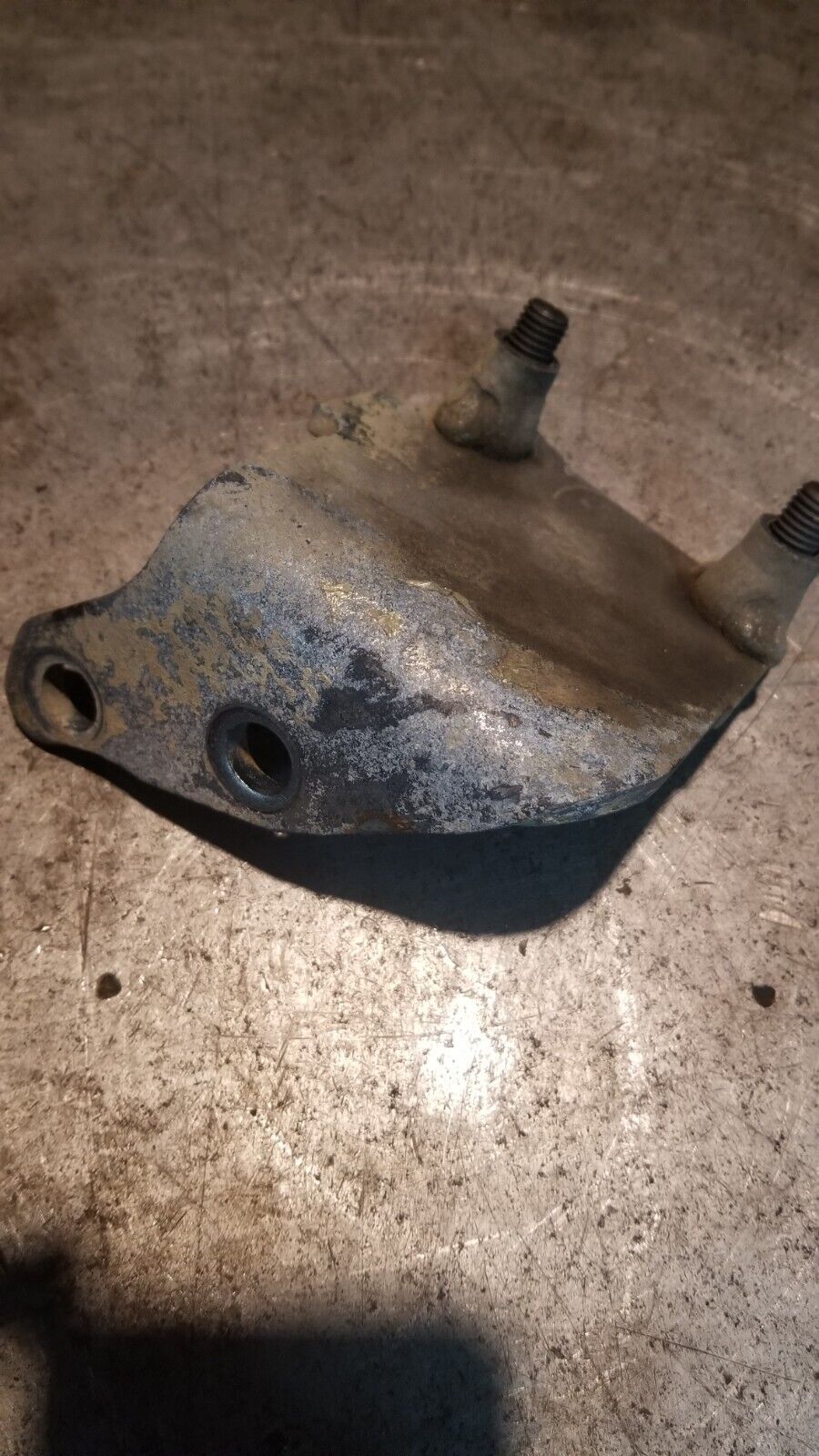 1998-2002 DODGE RAM 2500 3500 5.9L 24V VP44 FUEL INJECTION PUMP BRACKET 3945519