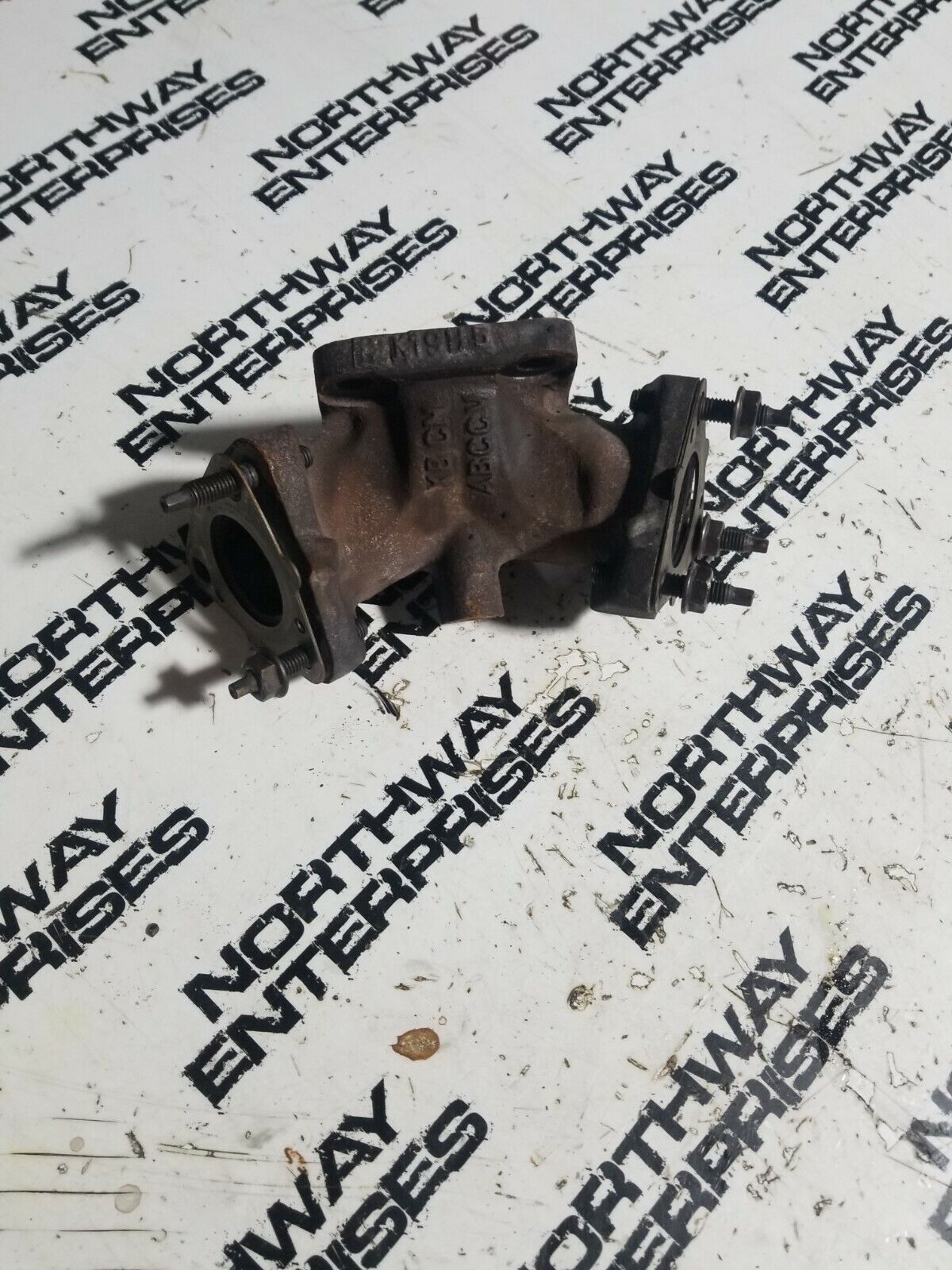 2016-2019 NISSAN TITAN XD EGR EXHAUST PIPE Connector Tube 14012EZ40A 4359977