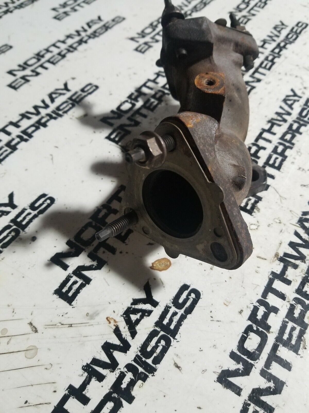 2016-2019 NISSAN TITAN XD EGR EXHAUST PIPE Connector Tube 14012EZ40A 4359977