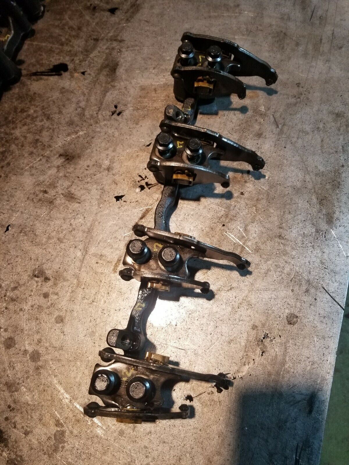 1880400C1 2007-2010 Ford F-250 6.4L Diesel Valve Rocker Arm Assembly  w/rail