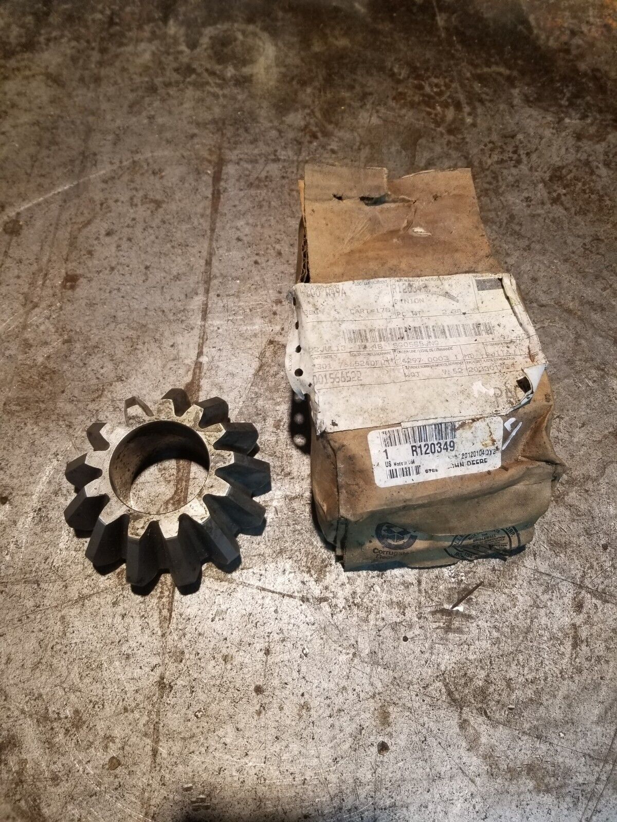 John Deere Pinion - R120349 REF4