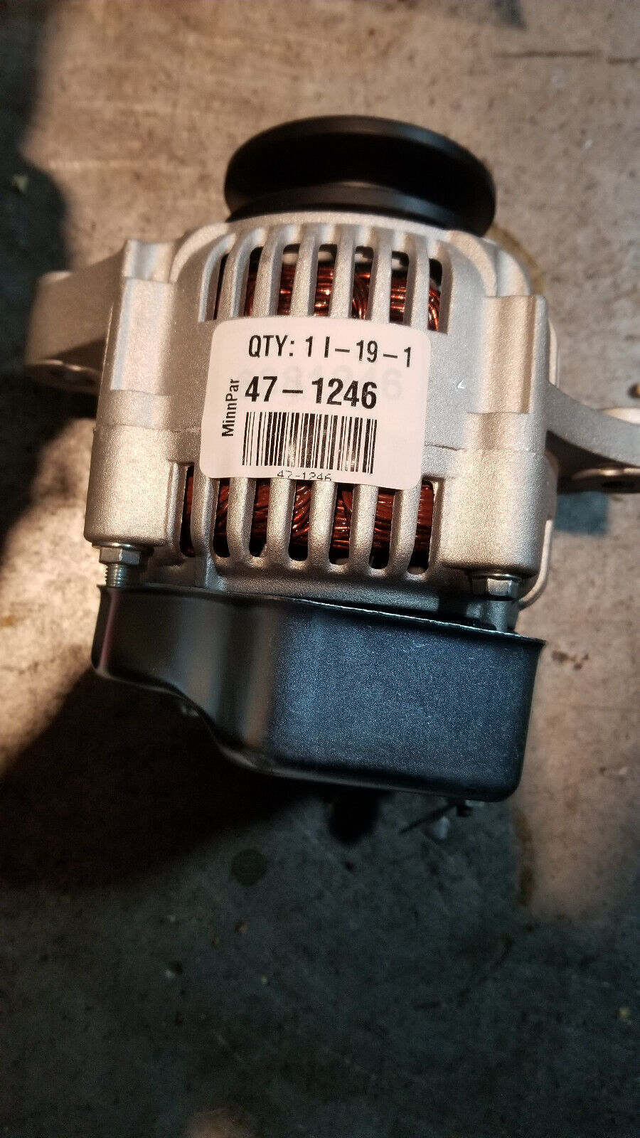 47-1246 MINNPAR ALTERNATOR 2-VOLT, 40-AMP, CW, IR/IF, W/PULLEY