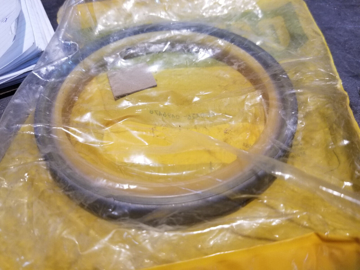6E-0426 CAT PRESS IN WIPER SEAL 6E0426 235C 235D