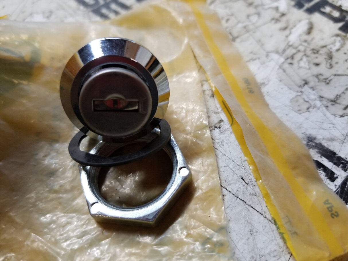 389-6955 CATERPILLAR LOCK