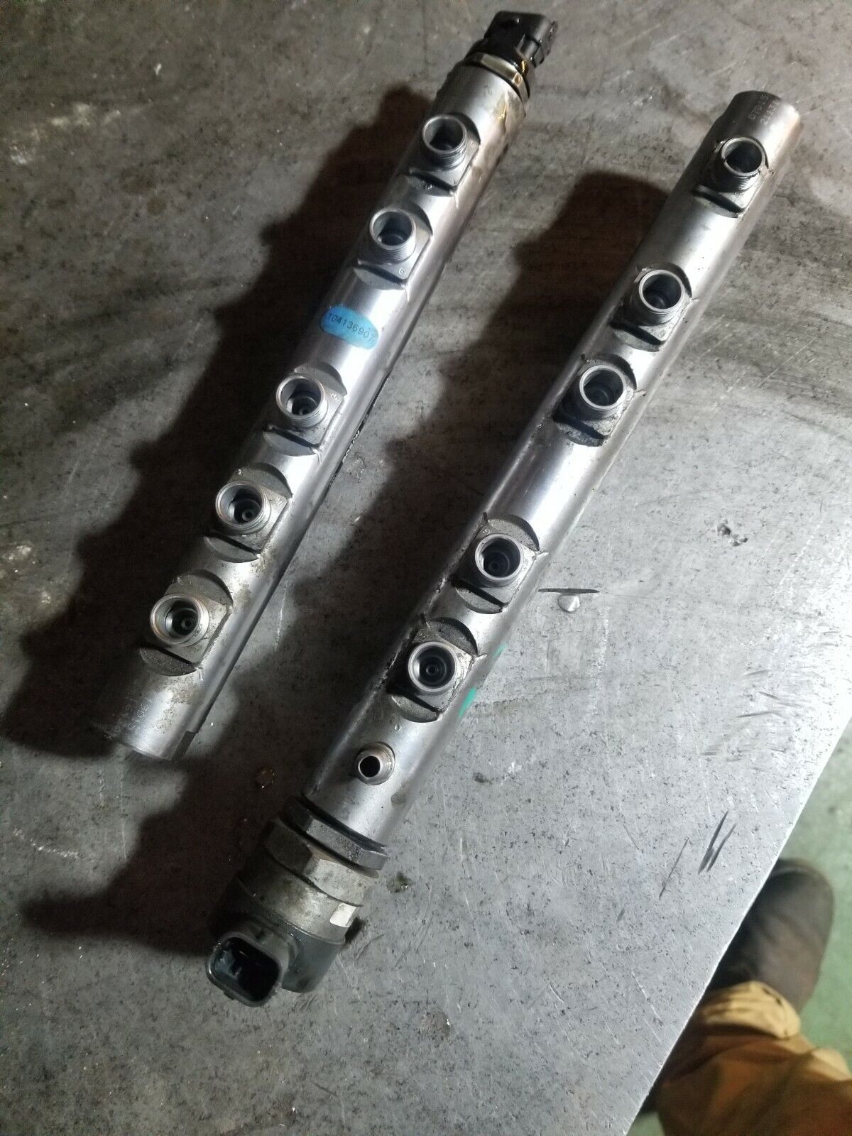 2014-2019 3.0L EcoDiesel FUEL RAILS 0445216050 0445216044 0281006209
