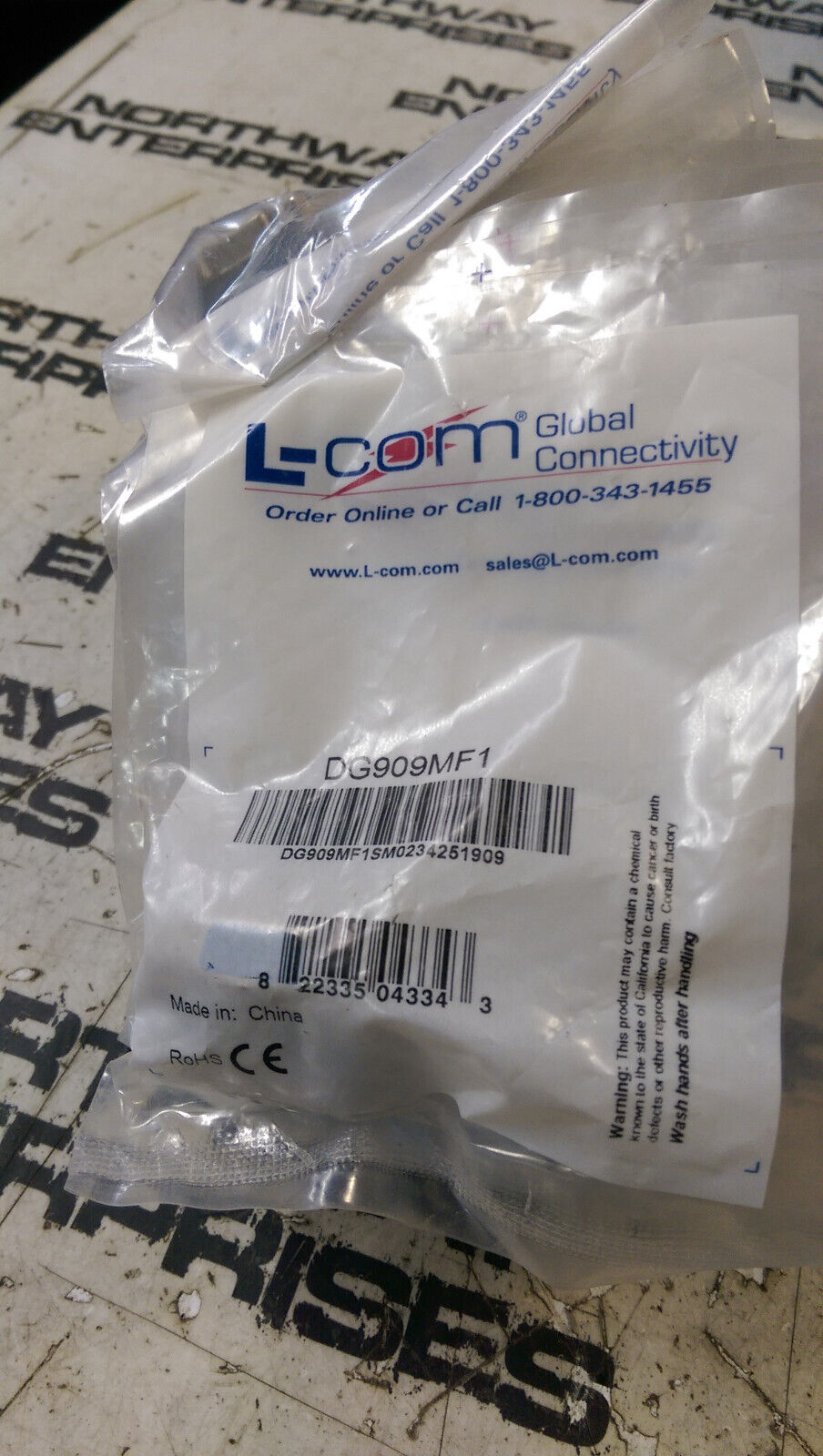 L-Com DG909MF1 D Sub Low Profile Connector