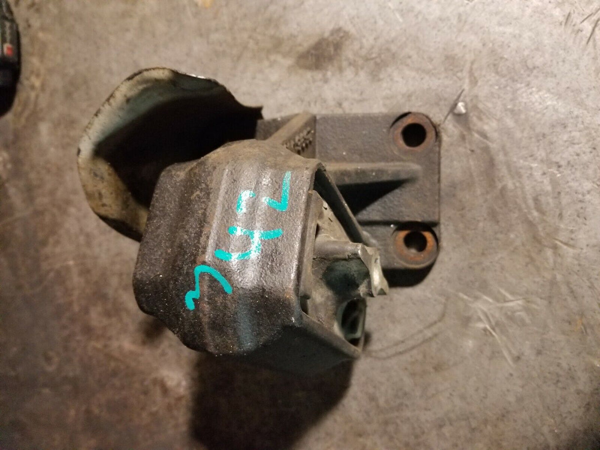 52121814AD 6.7L 6.7 Cummins Engine Mount Bracket RH / Passenger side