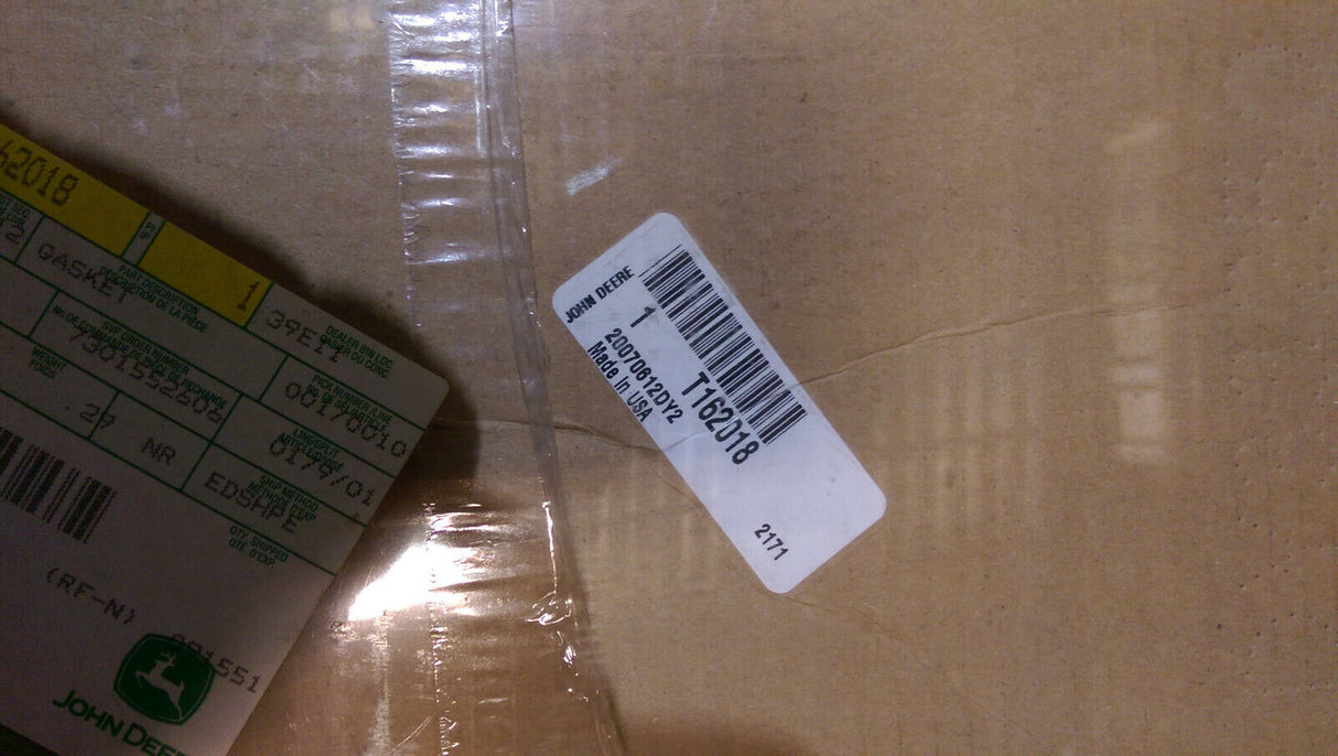JOHN DEERE T162018 GASKET
