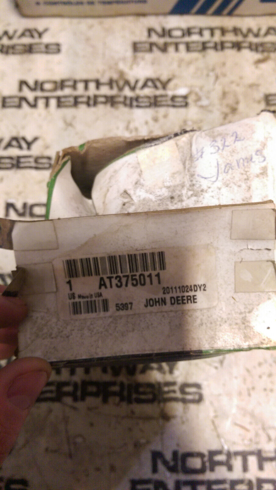 AT375011 John Deere Filler Cap
