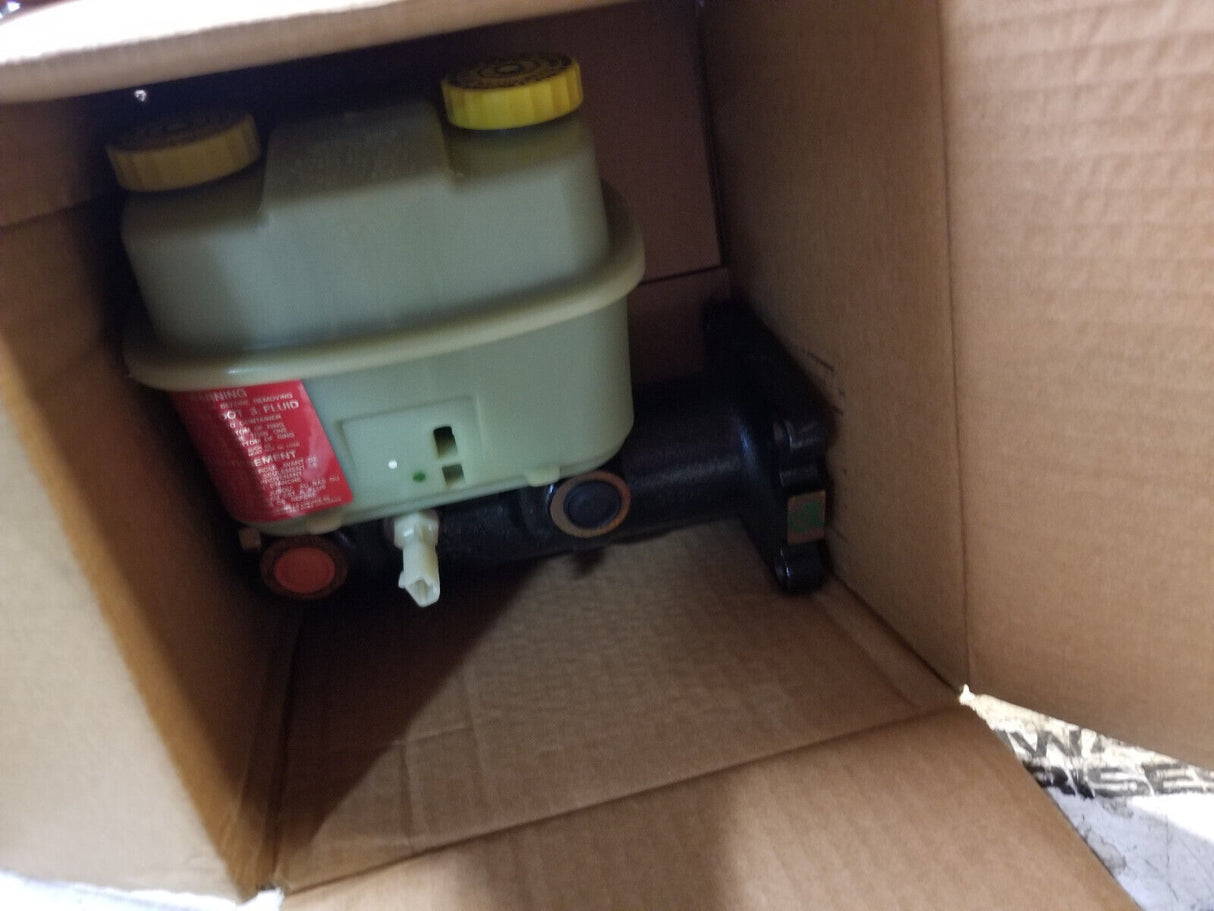 Bendix Master Cylinder, 2 In. Bore - 012379 00072400 W/RESIVOIR