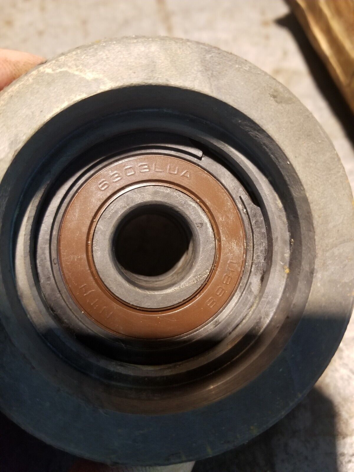 John DeereIDLER PULLEY re501133