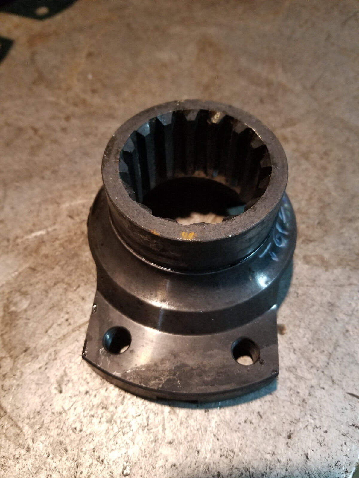 JOHN DEERE T61233 YOKE