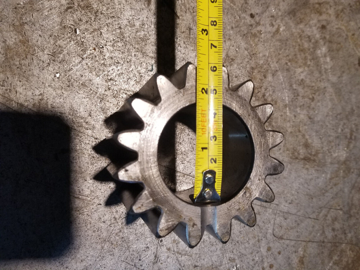 JOHN DEERE T53988 GEAR