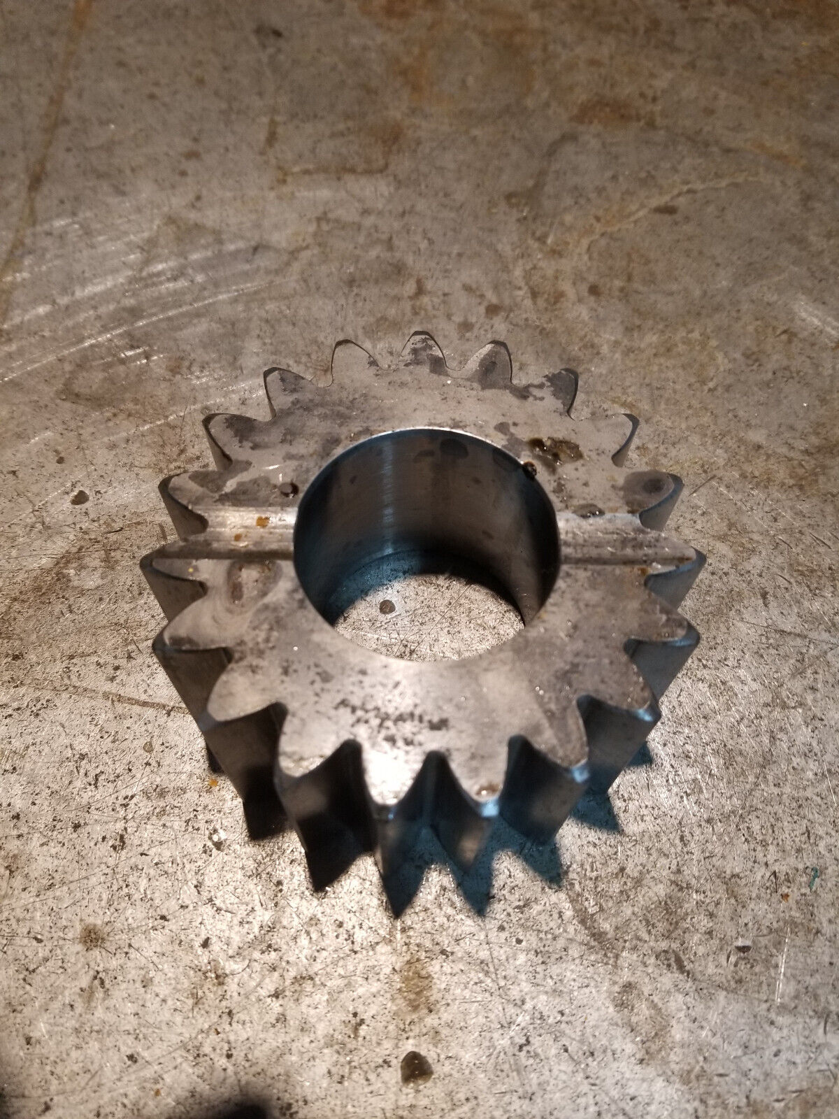 JOHN DEERE T53989 GEAR