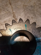 JOHN DEERE T53992 GEAR